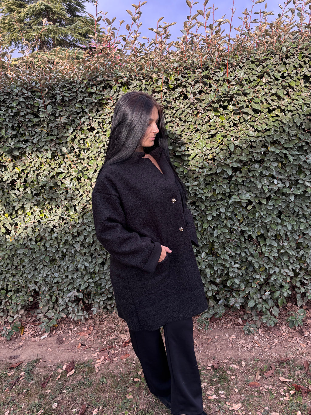 Veste Clara – longue à boutons dorés (Taille unique)