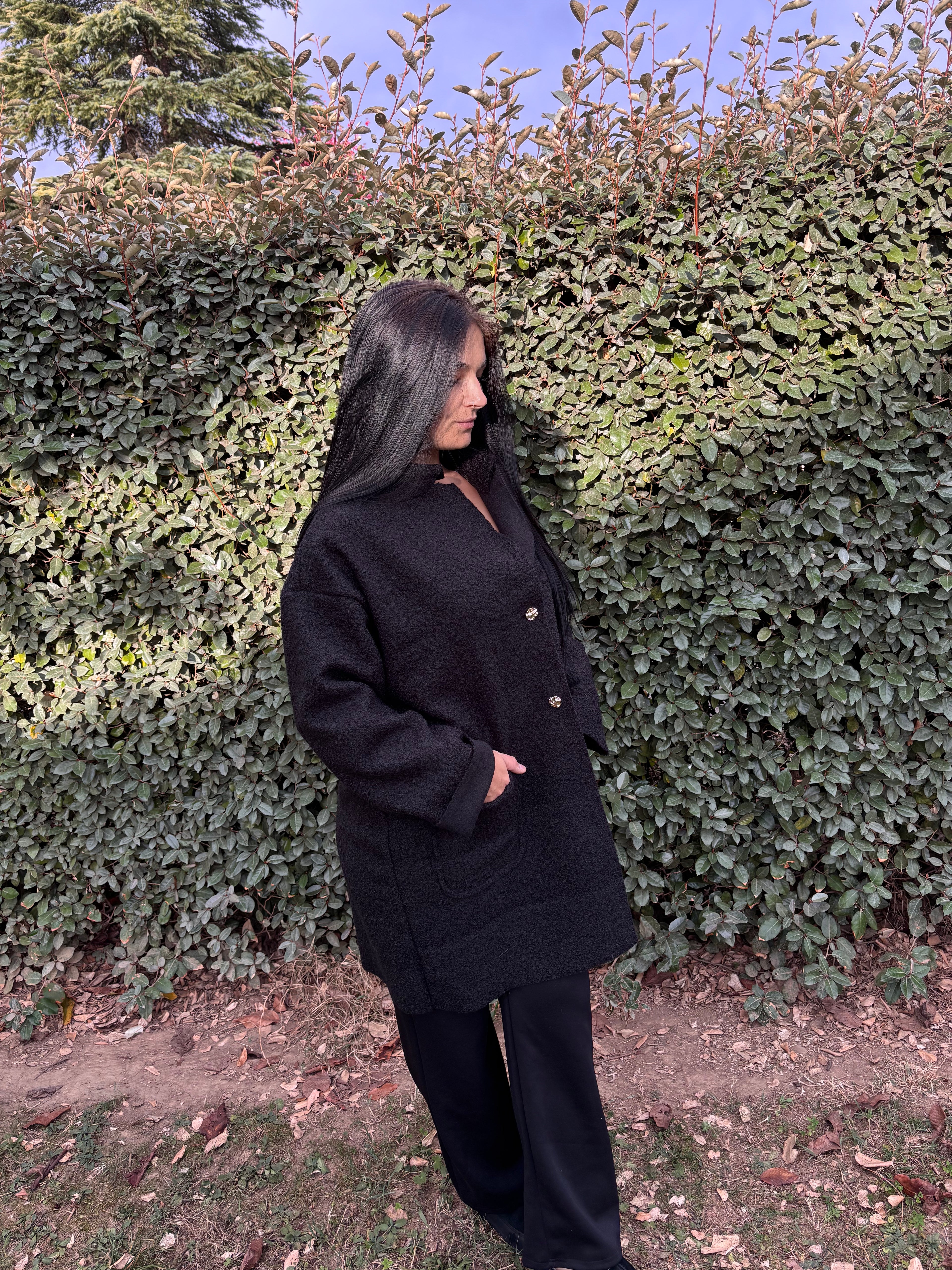 Veste Clara – longue à boutons dorés (Taille unique)